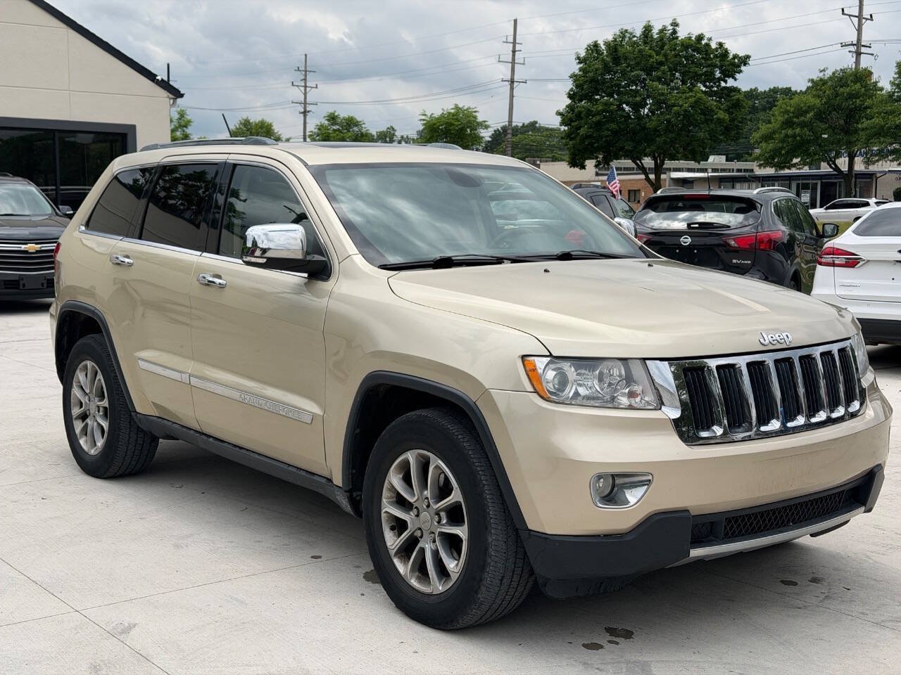 Used 2012 Jeep Grand Cherokee Limited w/ Trailer Tow Group AWD/4WD image 4