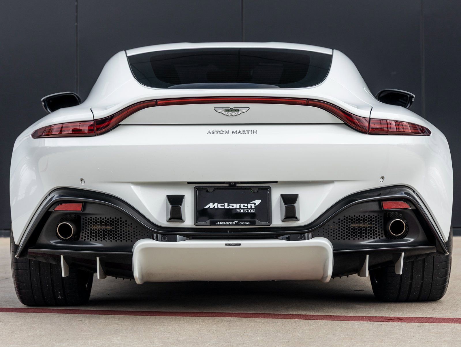 Used 2019 Aston Martin V8 Vantage Coupe image 7