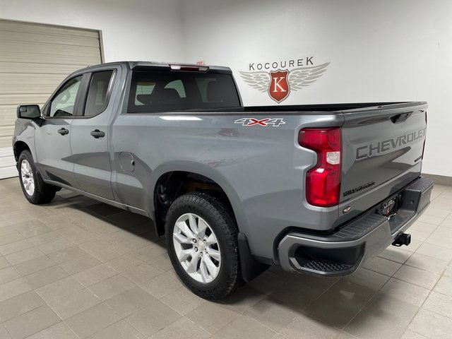 Used 2022 Chevrolet Silverado 1500 Custom w/ LPO, Dark Essentials Package image 4