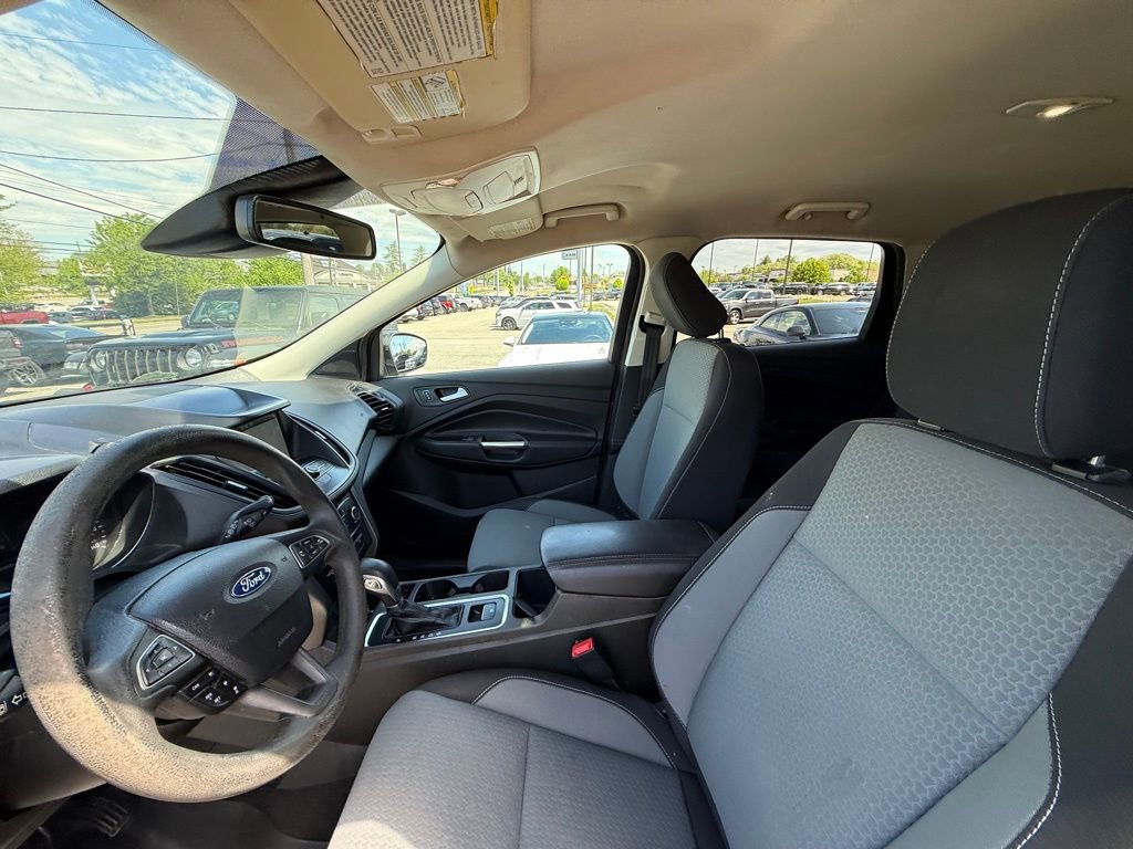 Used 2019 Ford Escape SE image 12