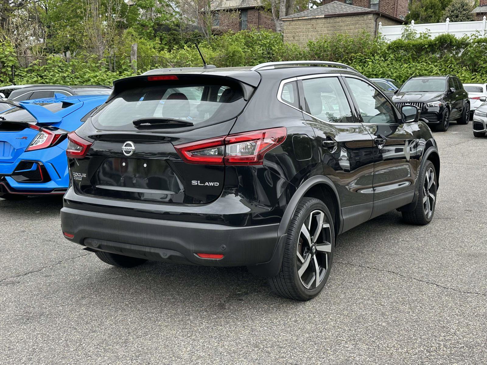 Used 2021 Nissan Rogue Sport SL w/ Premium Package AWD/4WD image 3