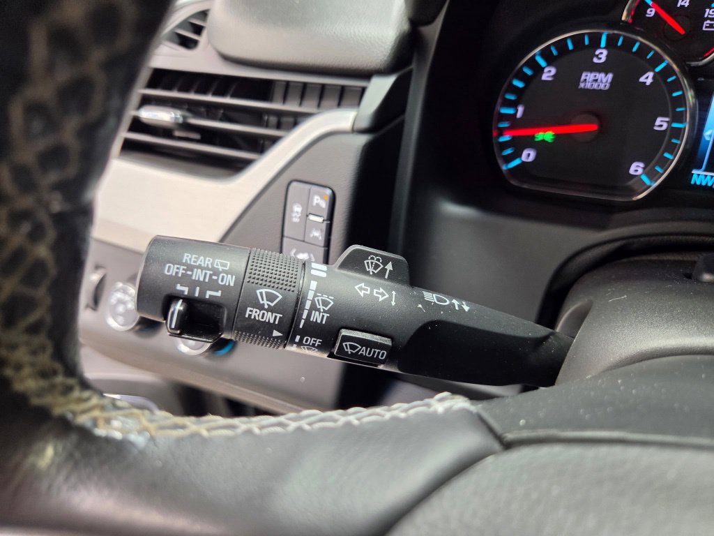Used 2018 GMC Yukon SLT w/ Premium Edition AWD/4WD image 37