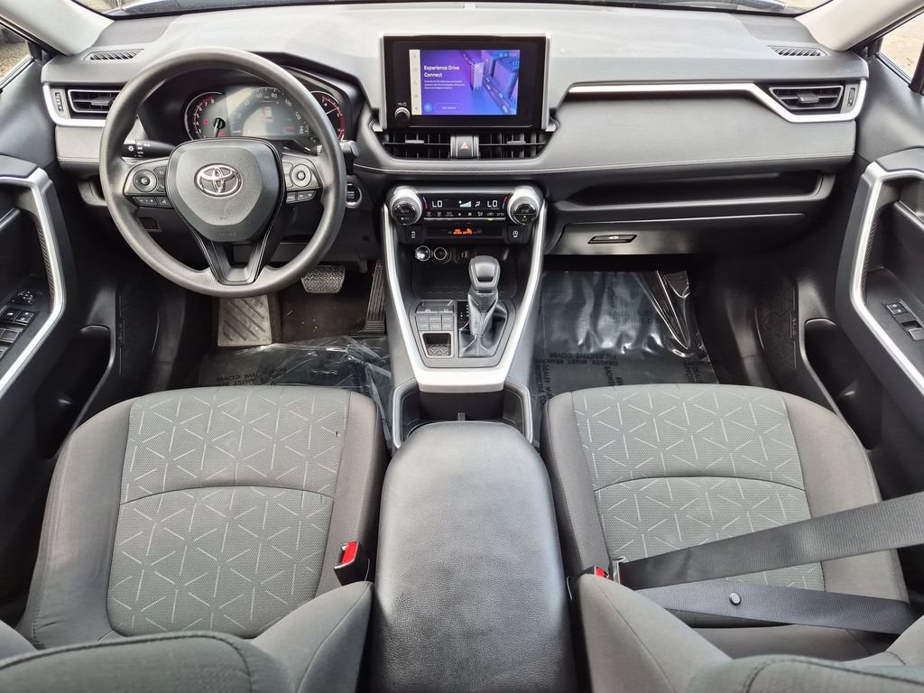 Used 2023 Toyota RAV4 XLE AWD/4WD image 5