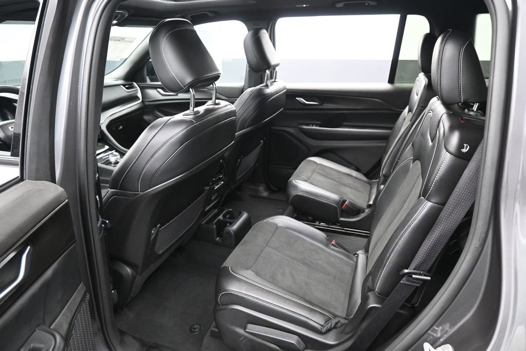 Used 2023 Jeep Grand Cherokee L Laredo AWD/4WD image 33