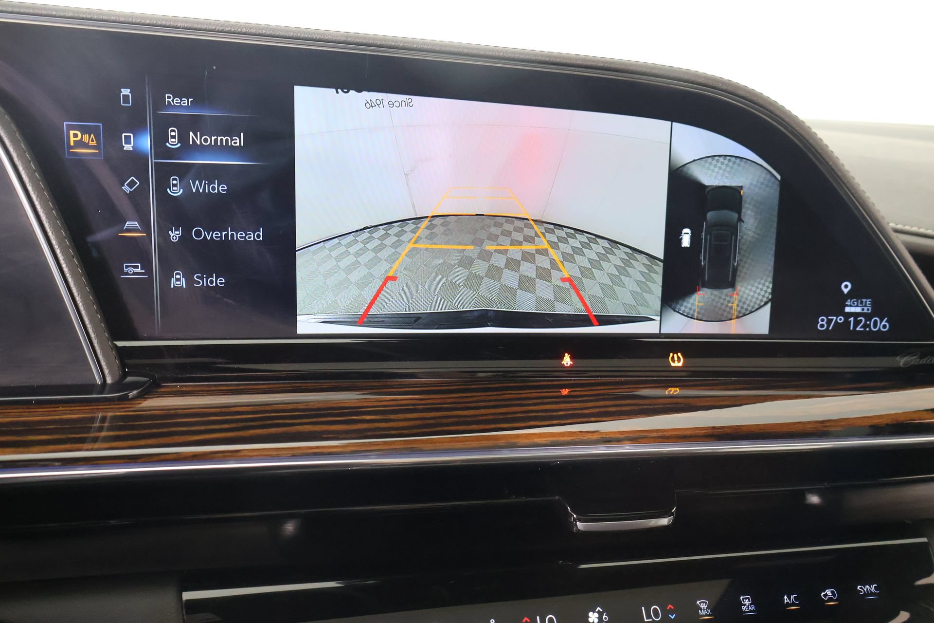 Used 2022 Cadillac Escalade Premium Luxury AWD/4WD image 6