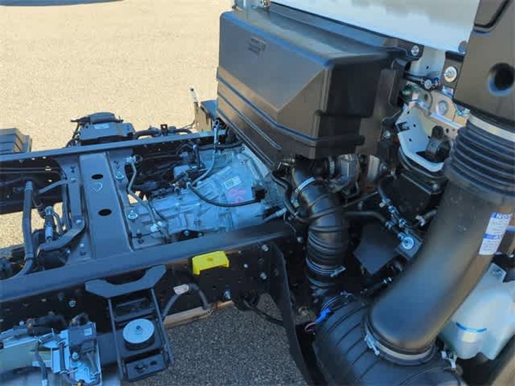 Used 2024 Chevrolet Low Cab Forward 4500 XD RWD image 24