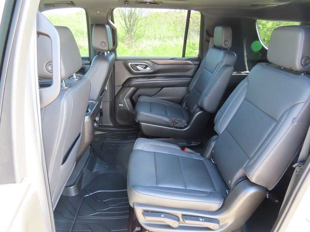 Used 2021 Chevrolet Suburban Z71 w/ Z71 Off-Road Package AWD/4WD image 28