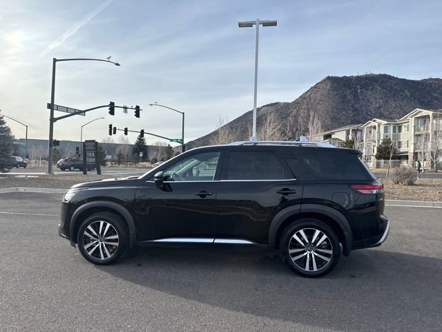 Used 2023 Nissan Pathfinder Platinum w/ Cargo Package image 6