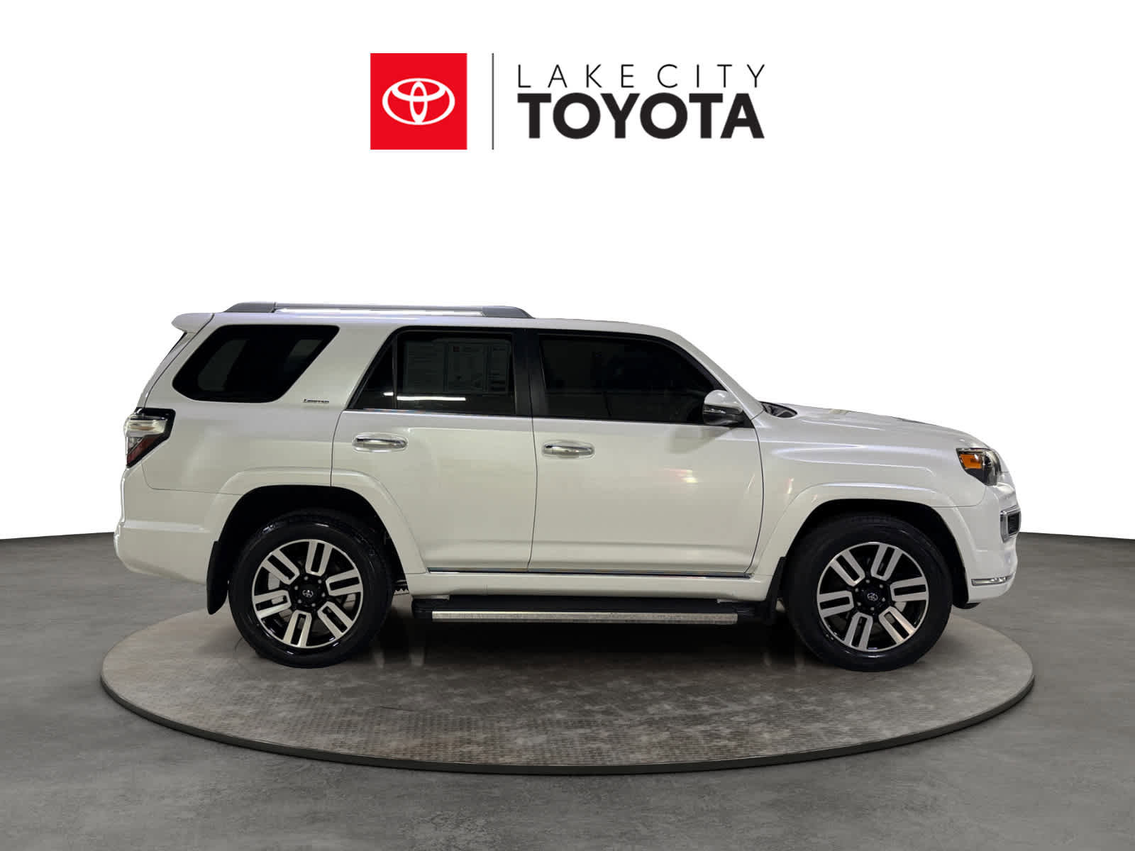 Used 2016 Toyota 4Runner Limited AWD/4WD image 11