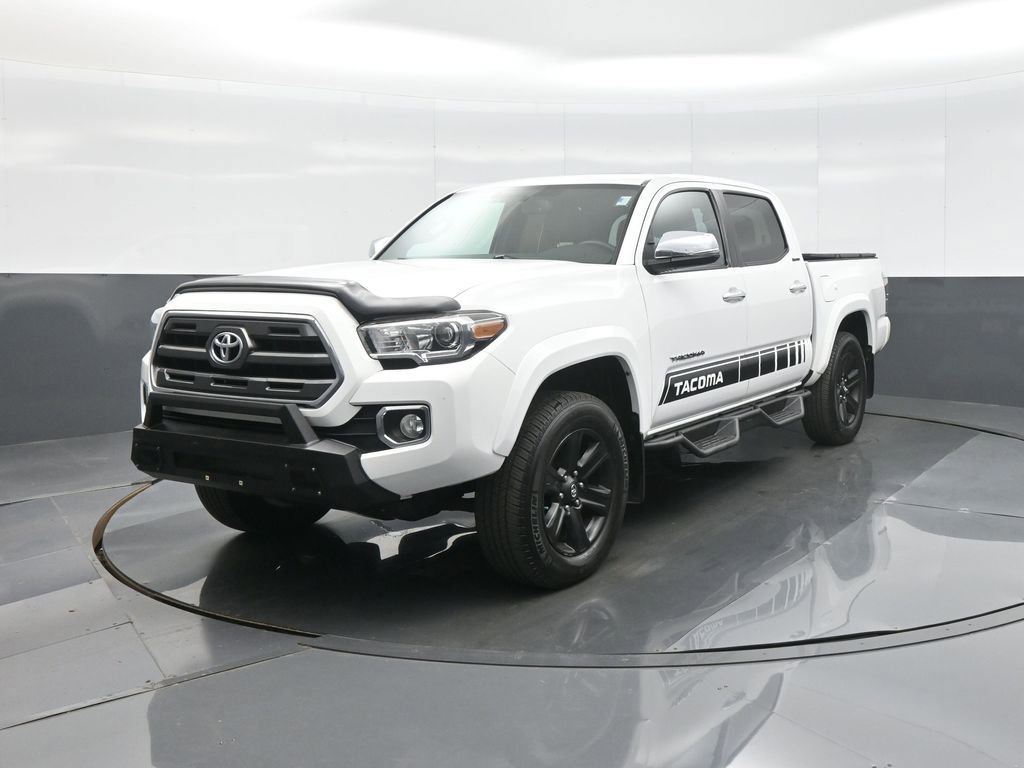 Used 2017 Toyota Tacoma Limited AWD/4WD image 3