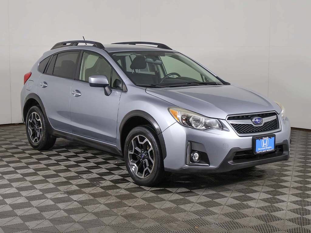 Used 2017 Subaru Crosstrek 2.0i Premium AWD/4WD image 2