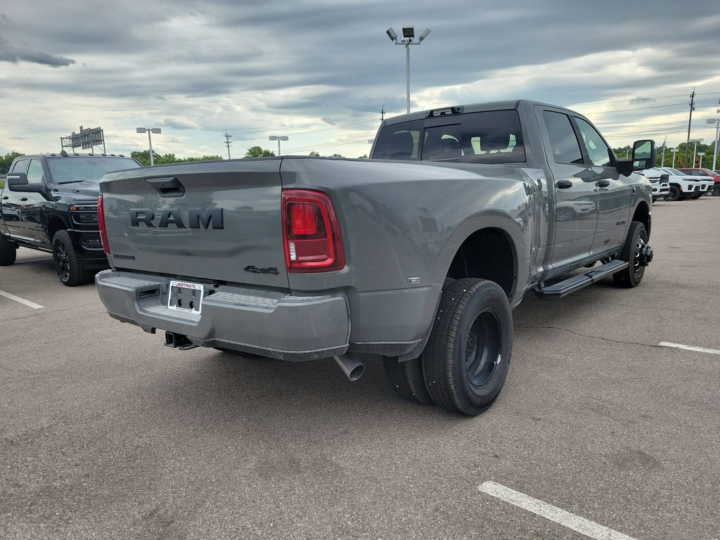 New 2026 RAM 3500 Big Horn AWD/4WD image 4