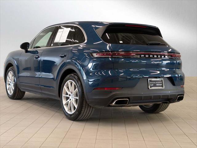 Used 2025 Porsche Cayenne AWD/4WD image 3