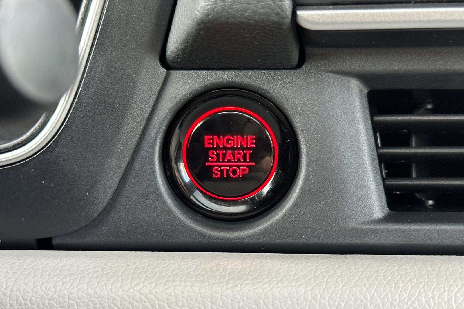 Used 2025 Honda Pilot Touring image 30