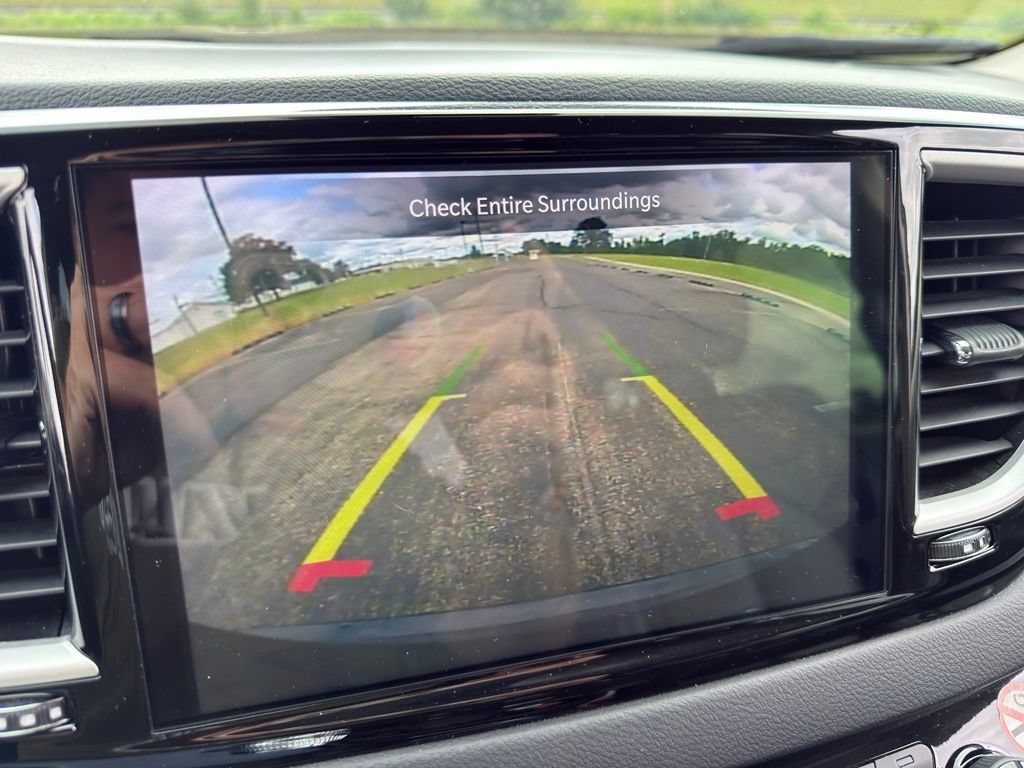 Used 2023 Chrysler Pacifica Touring-L FWD image 8