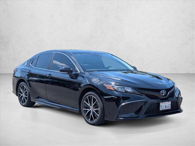 Used 2024 Toyota Camry SE FWD image 3