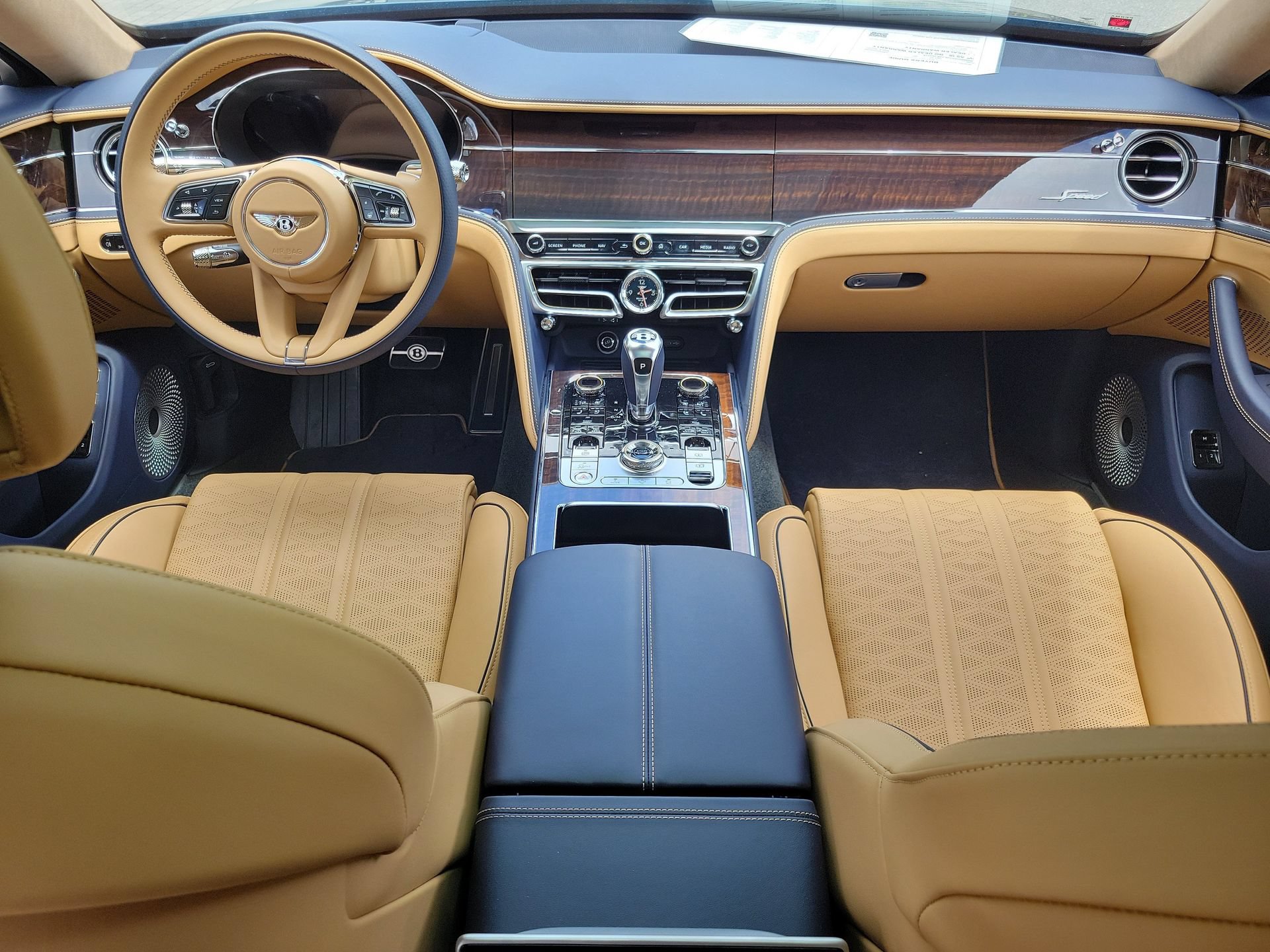 Used 2025 Bentley Flying Spur Plug-In Hybrid AWD/4WD image 43