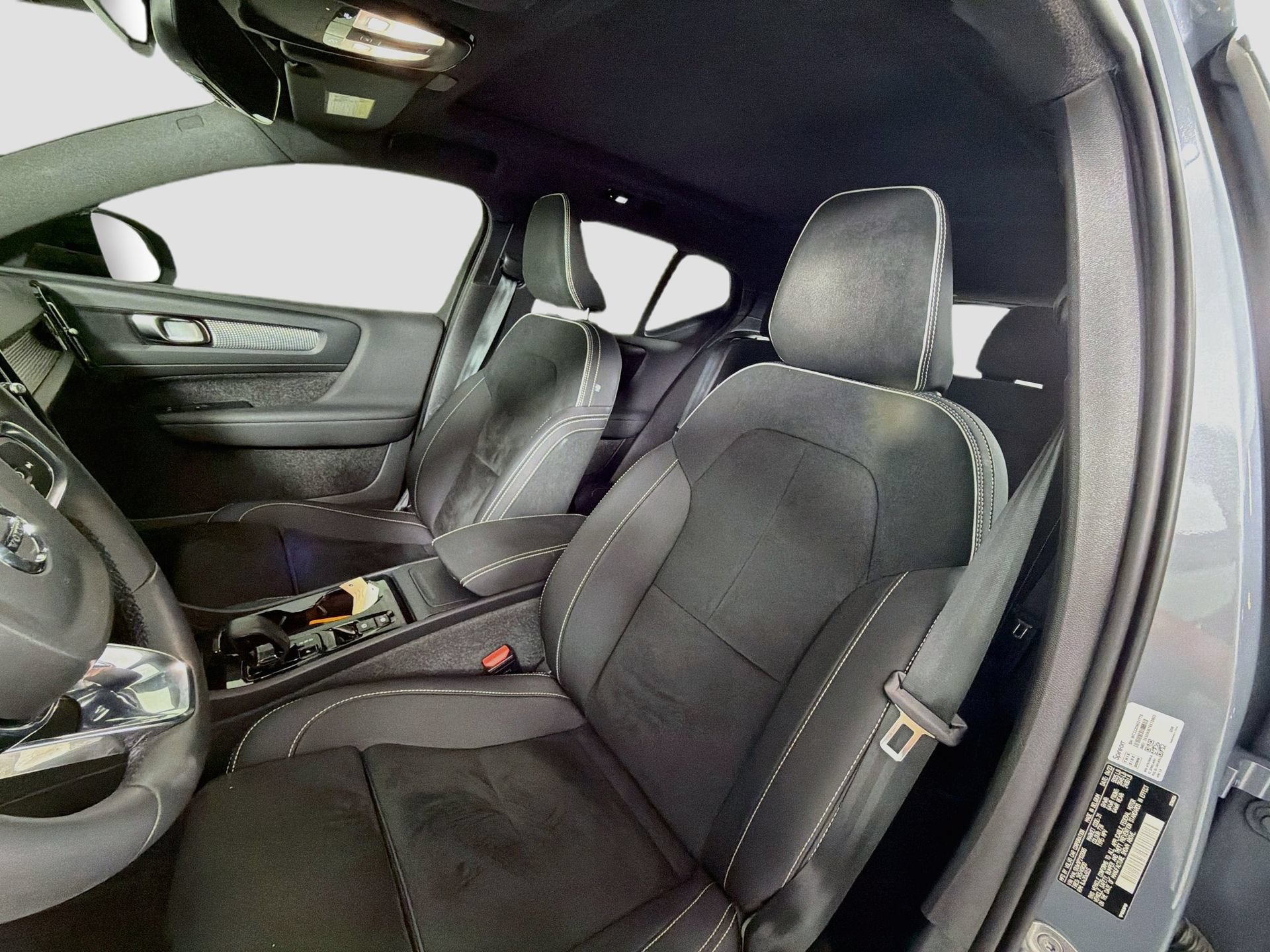 Certified 2023 Volvo XC40 B5 Plus w/ Climate Package AWD/4WD image 22