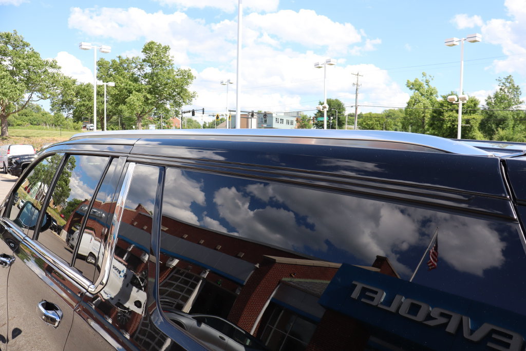 New 2026 Chevrolet Suburban High Country AWD/4WD image 38