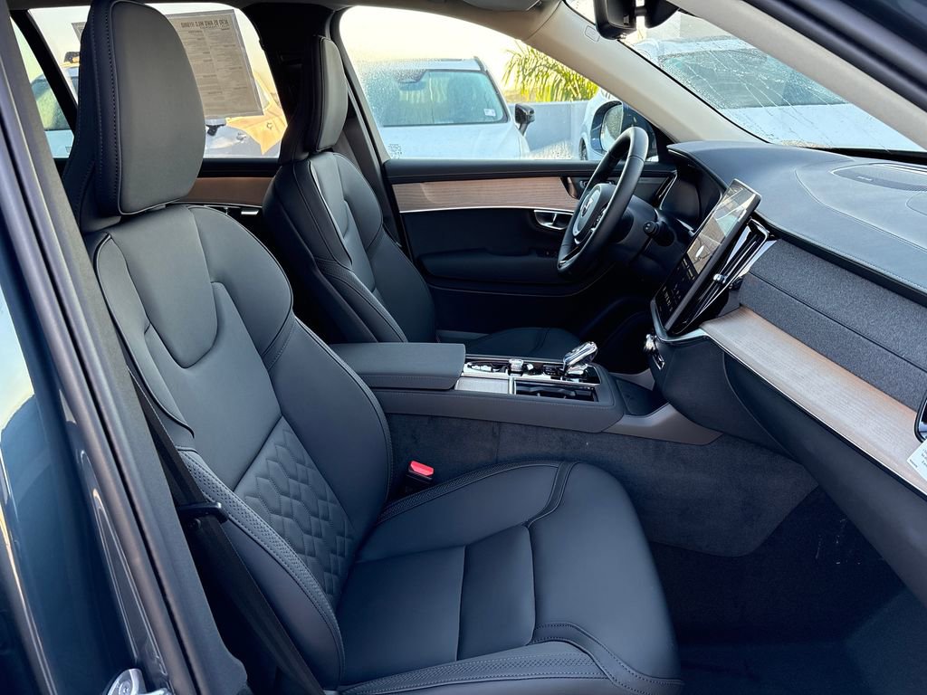 New 2026 Volvo XC90 B5 Plus image 16