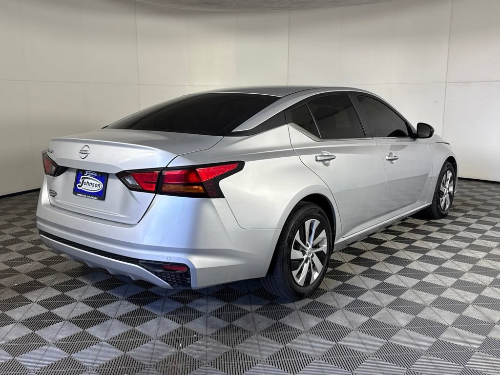 Used 2024 Nissan Altima 2.5 S FWD image 8
