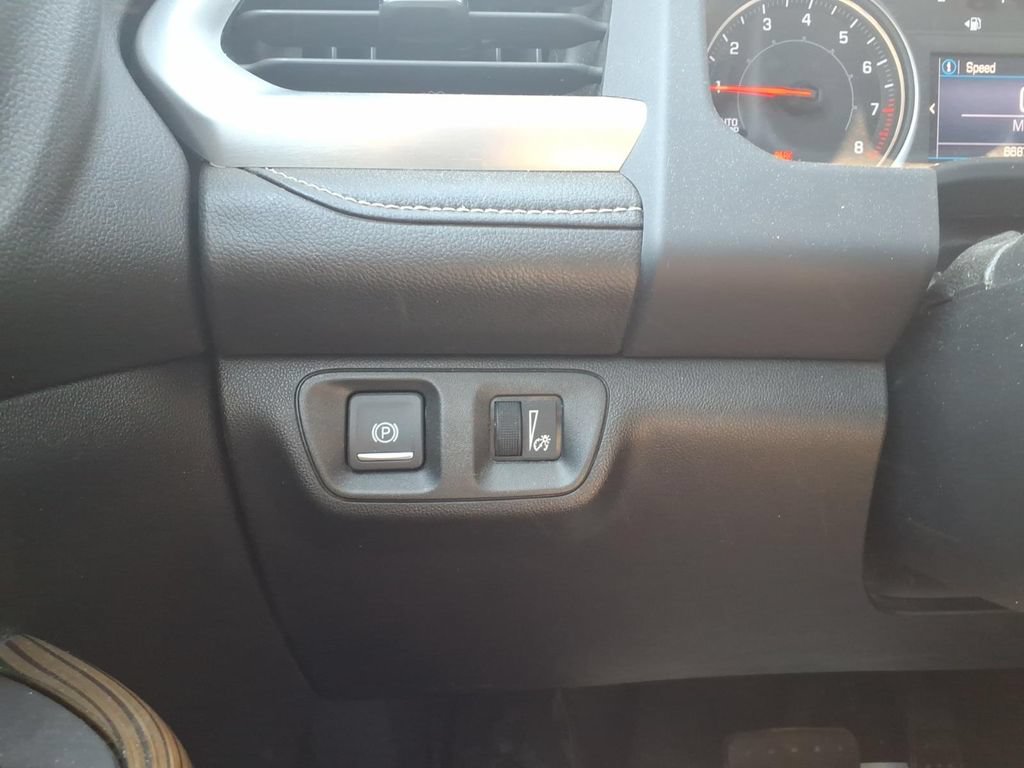 Used 2020 GMC Acadia SLE w/ Driver Convenience Package FWD image 14