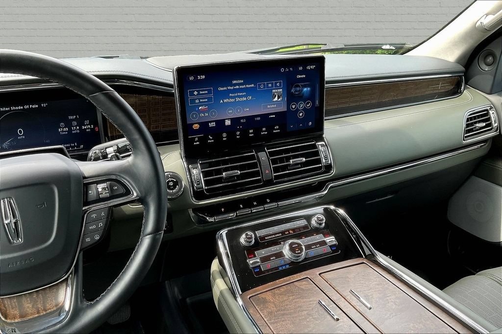 Used 2022 Lincoln Navigator Black Label AWD/4WD image 9