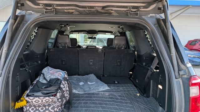 Used 2019 Ford Expedition XLT w/ Equipment Group 202A AWD/4WD image 6