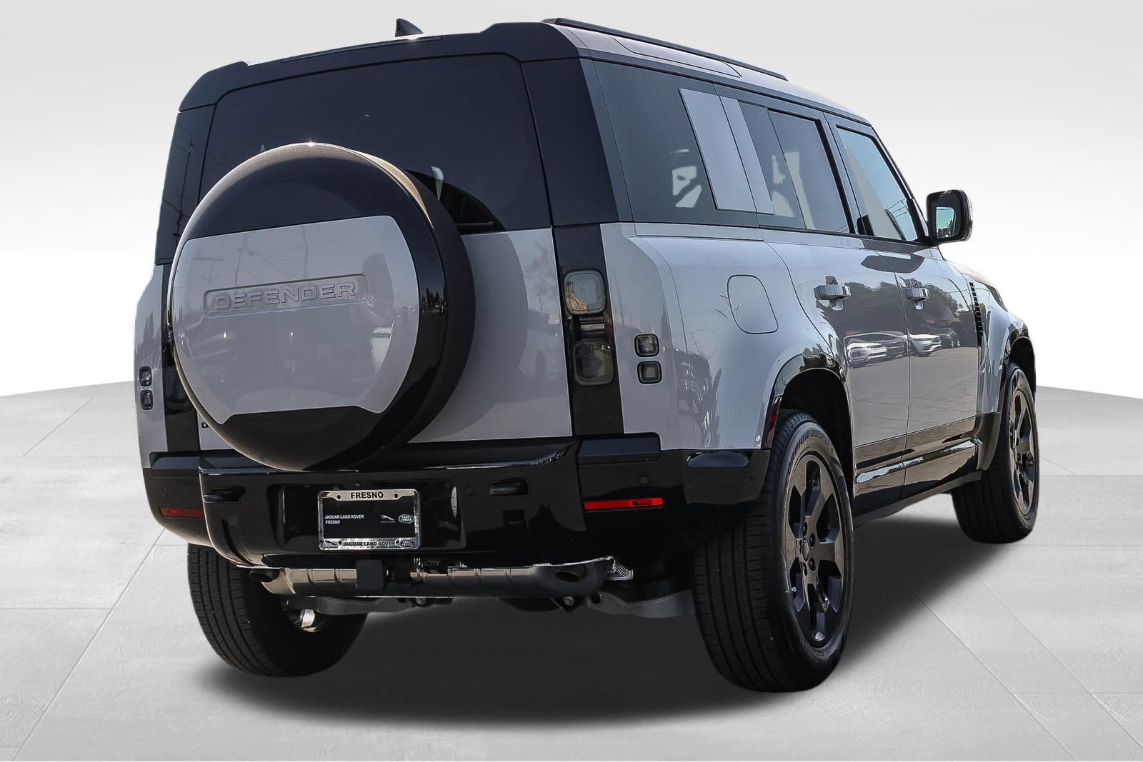 New 2026 Land Rover Defender 110 X-Dynamic SE AWD/4WD image 5