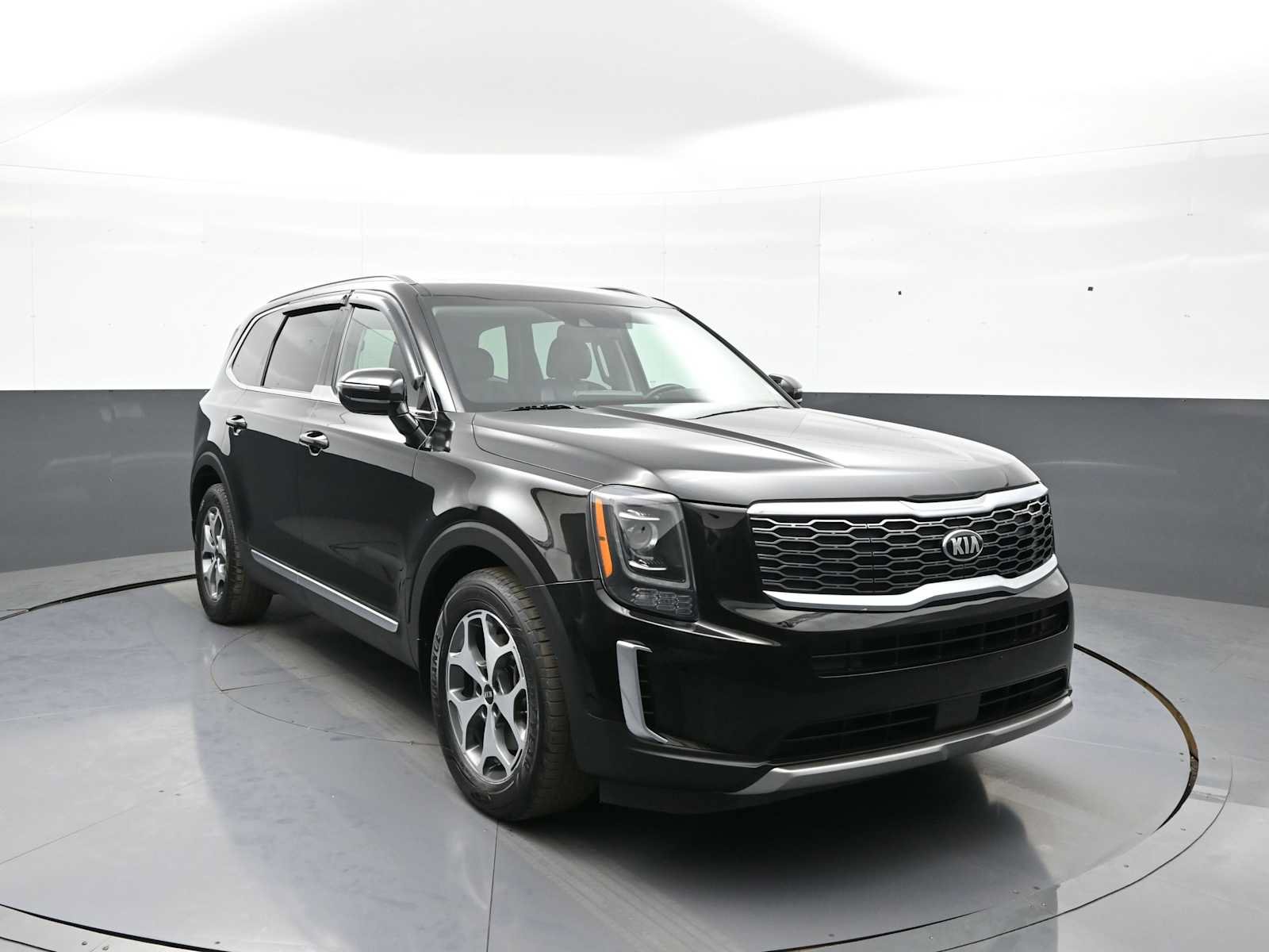 Used 2020 Kia Telluride EX AWD/4WD image 3
