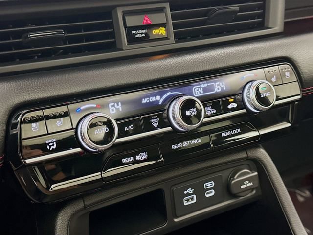 Used 2025 Honda Pilot Black Edition image 16