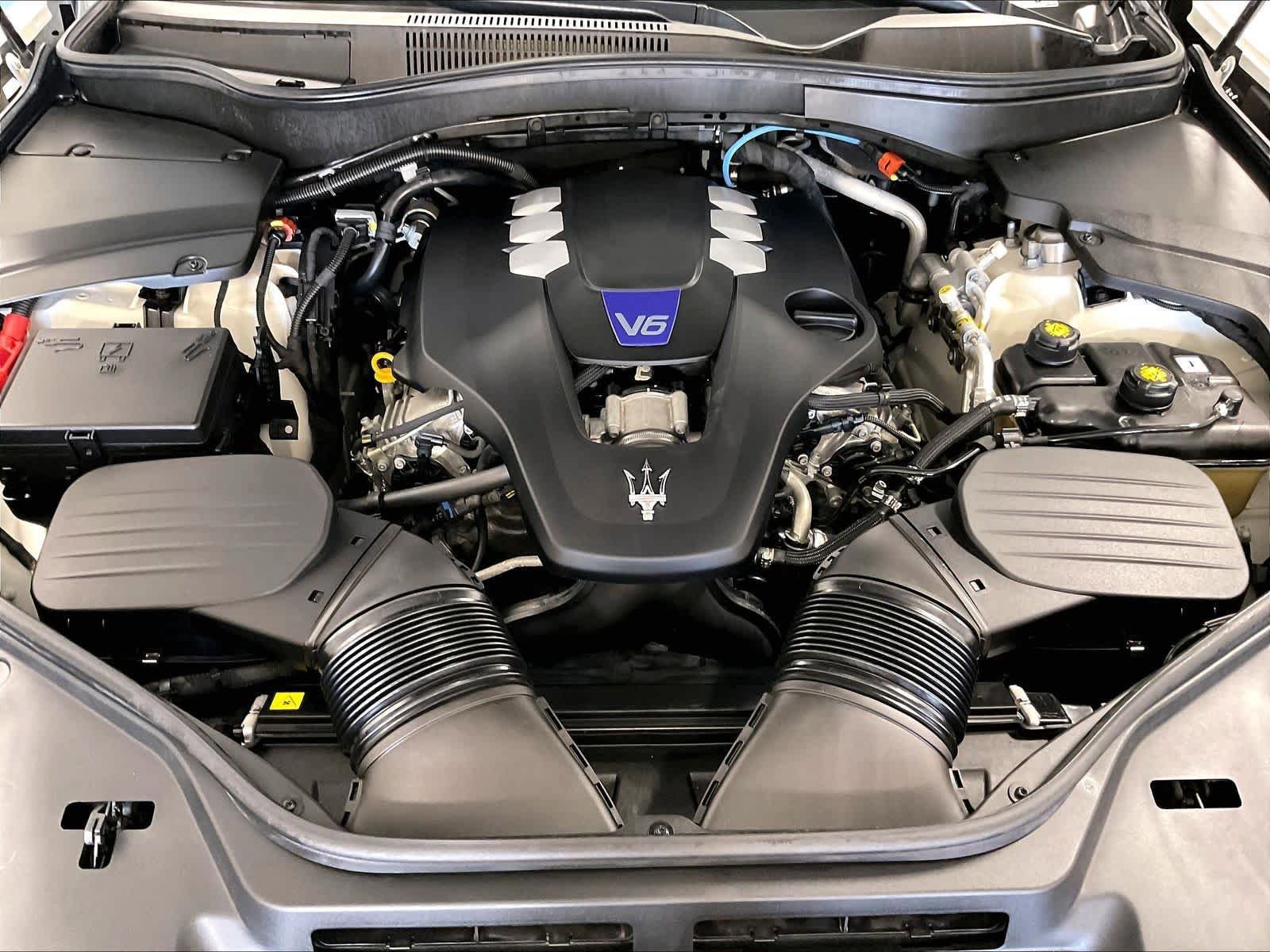 Used 2022 Maserati Levante Modena AWD/4WD image 30