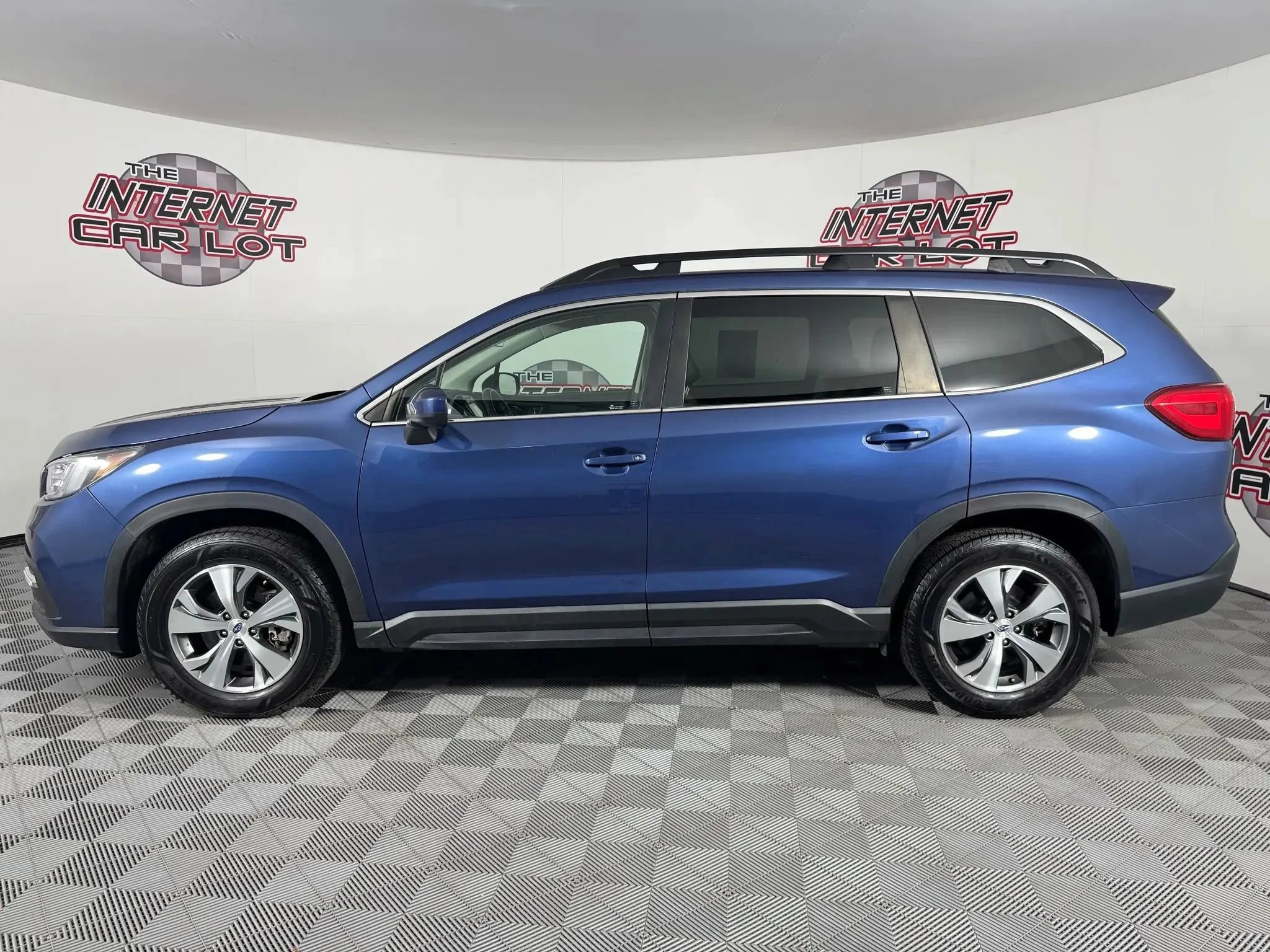 Used 2021 Subaru Ascent Premium w/ Convenience Package AWD/4WD image 4