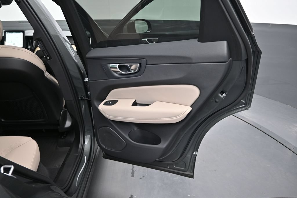 New 2026 Volvo XC60 B5 Plus w/ Climate Package AWD/4WD image 16