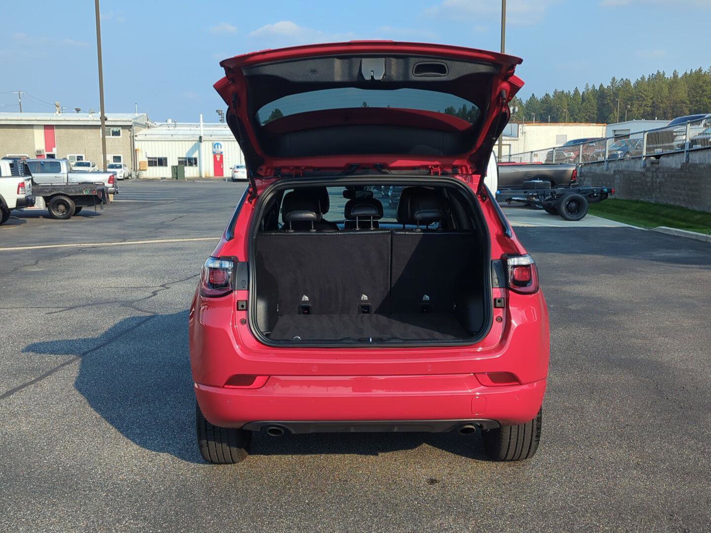 Used 2023 Jeep Compass Limited image 6