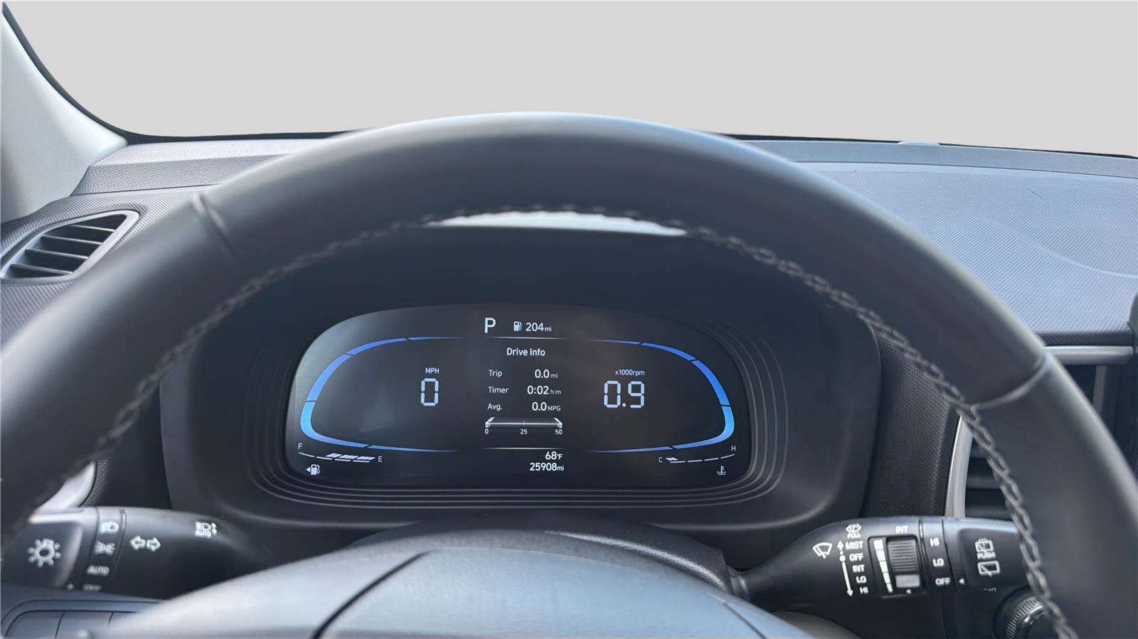 Used 2025 Hyundai Venue SEL FWD image 14