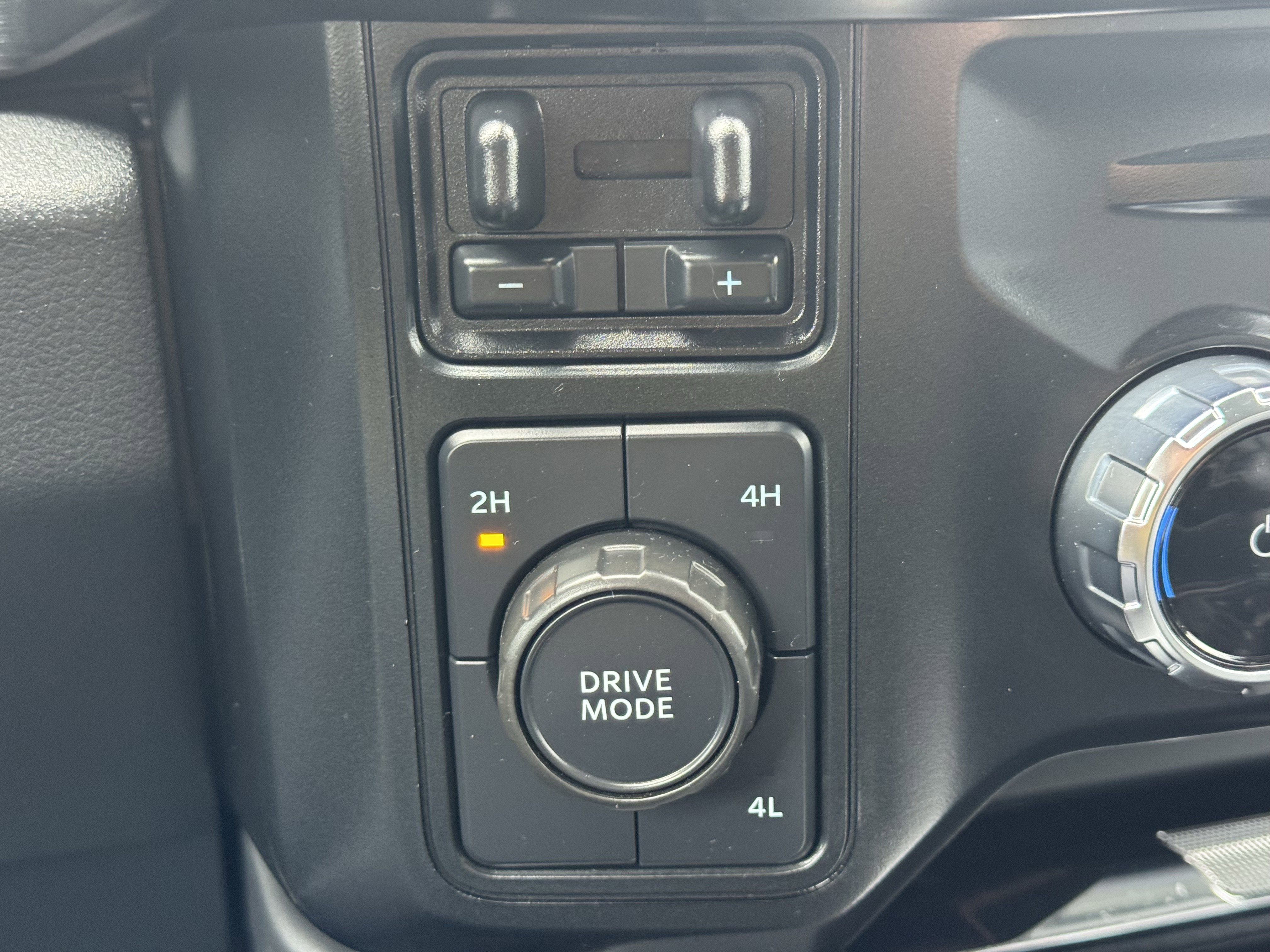 Used 2023 Ford F450 Lariat w/ Lariat Ultimate Package image 31