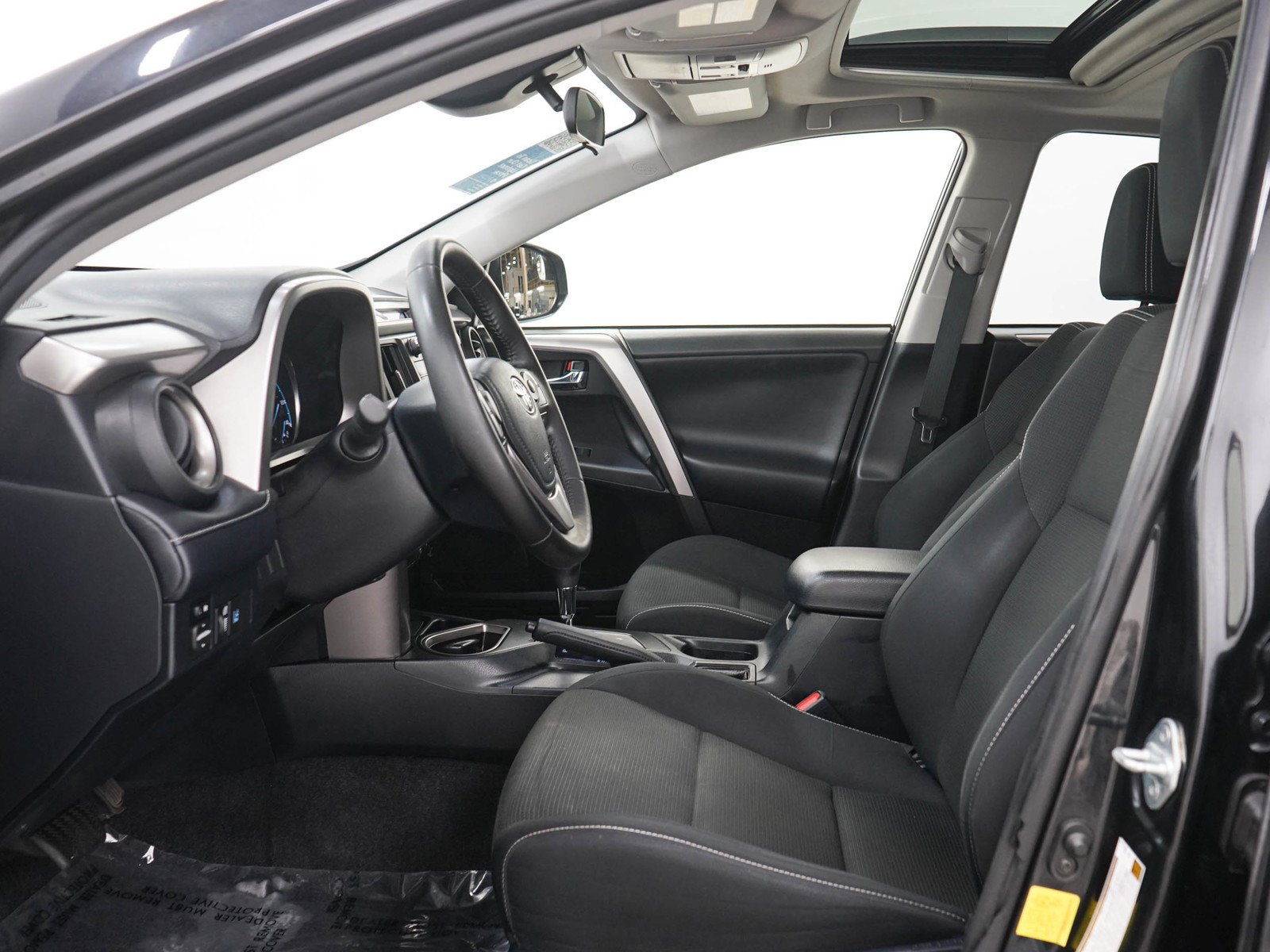 Used 2017 Toyota RAV4 XLE w/ Protection Package AWD/4WD image 21