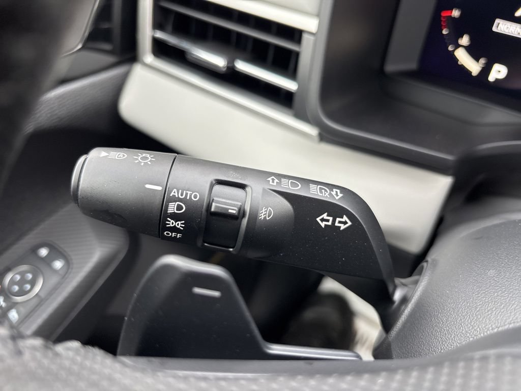 Used 2025 Mitsubishi Outlander AWD image 30