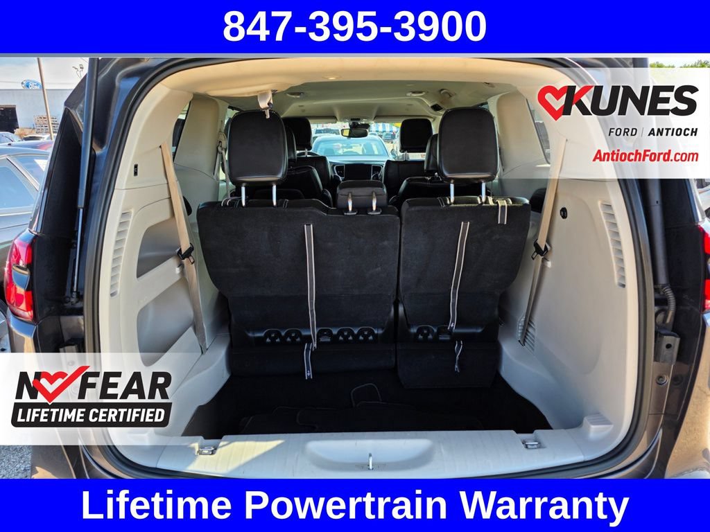 Used 2023 Chrysler Pacifica Touring-L FWD image 29