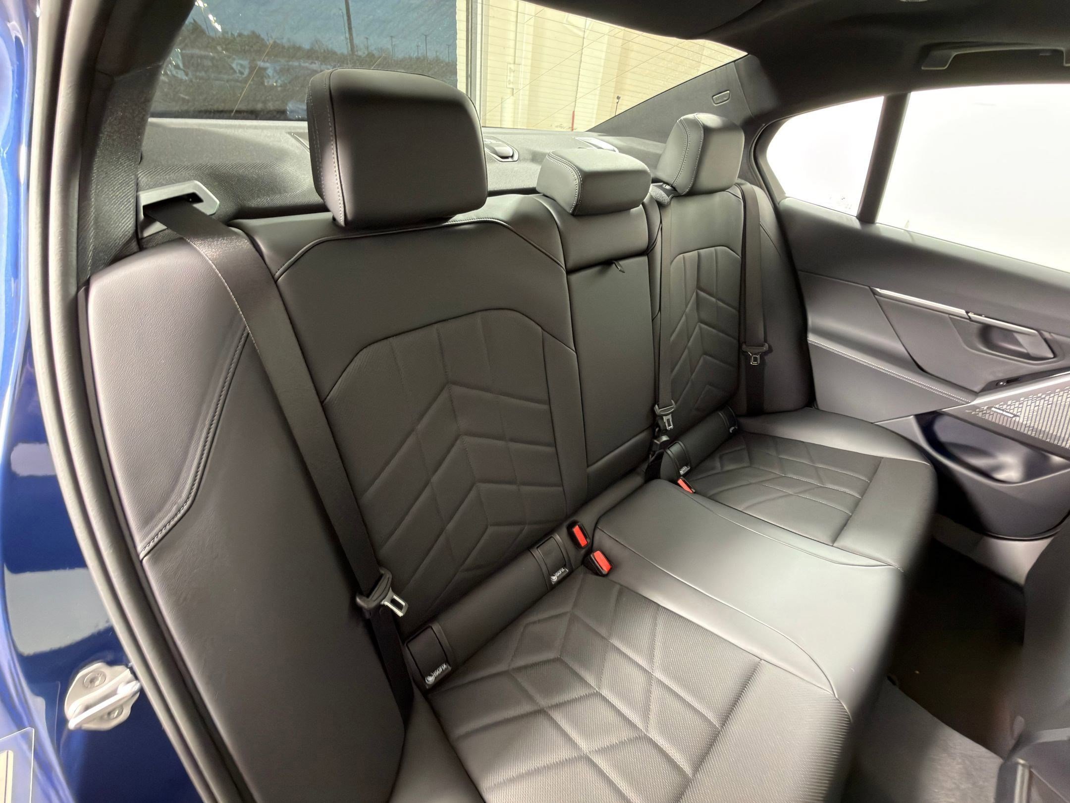 Used 2026 BMW 530i w/ Convenience Package RWD image 30