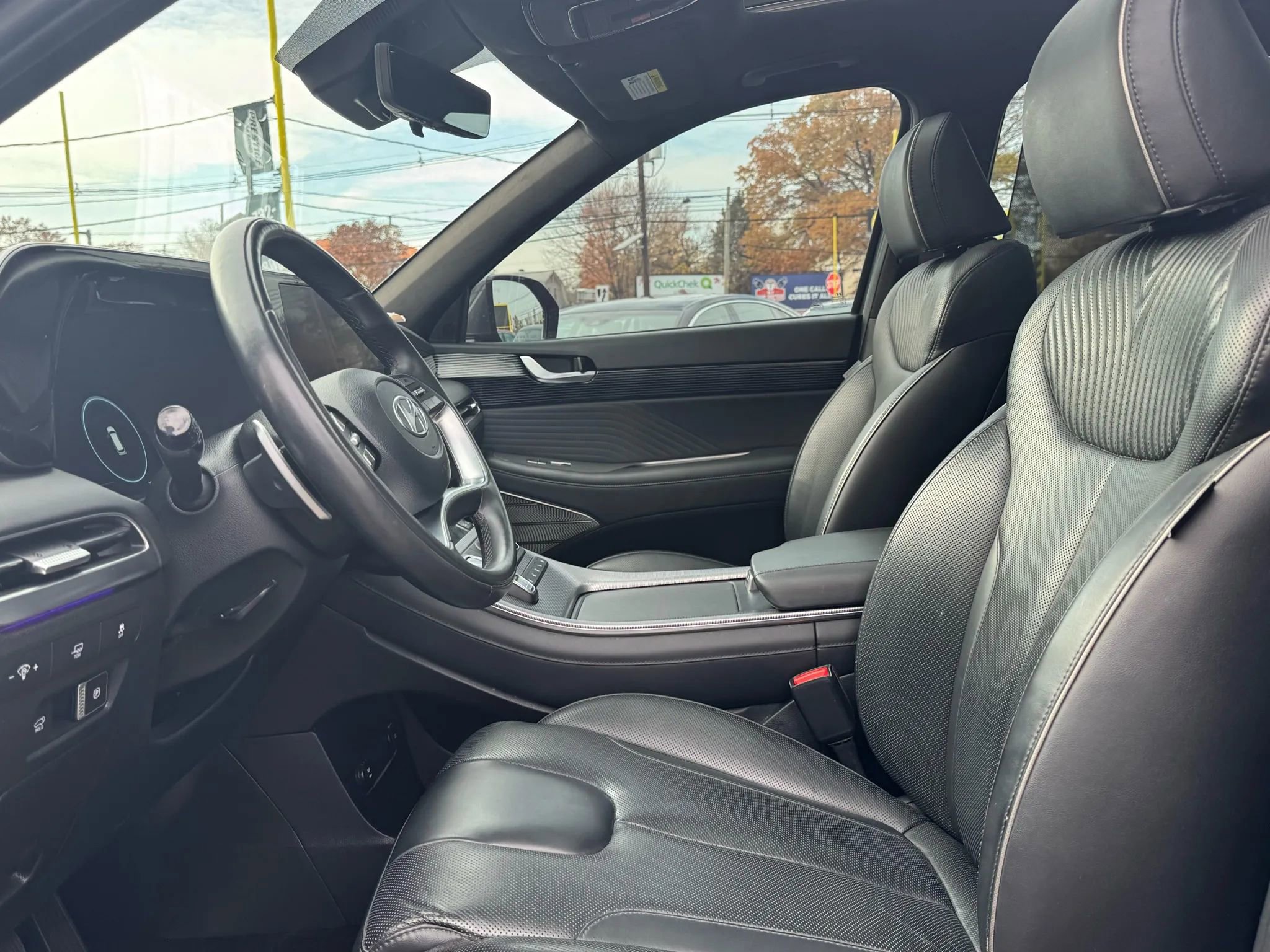 Used 2024 Hyundai Palisade Calligraphy image 10