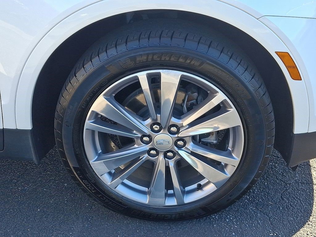 Certified 2024 Cadillac XT5 Premium Luxury w/ LPO, Floor Liner Package image 9