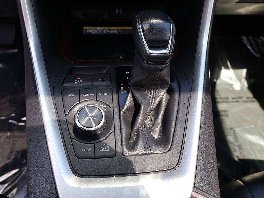 Used 2019 Toyota RAV4 Limited w/ Advanced Technology Package AWD/4WD image 50