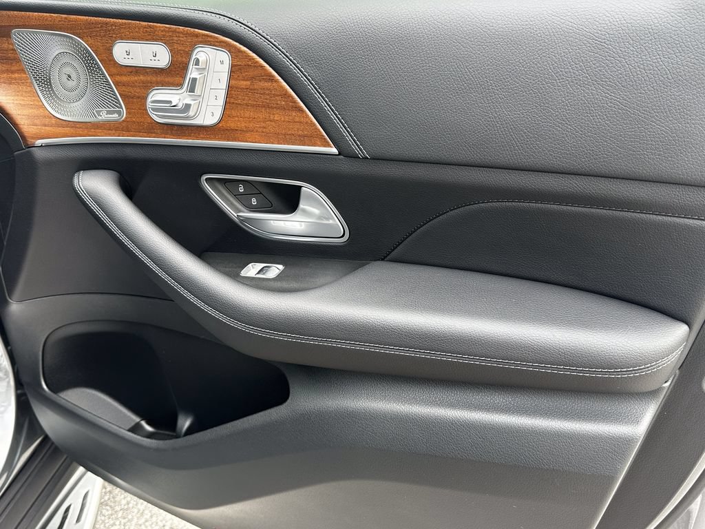 Certified 2025 Mercedes-Benz GLS 580 4MATIC image 16
