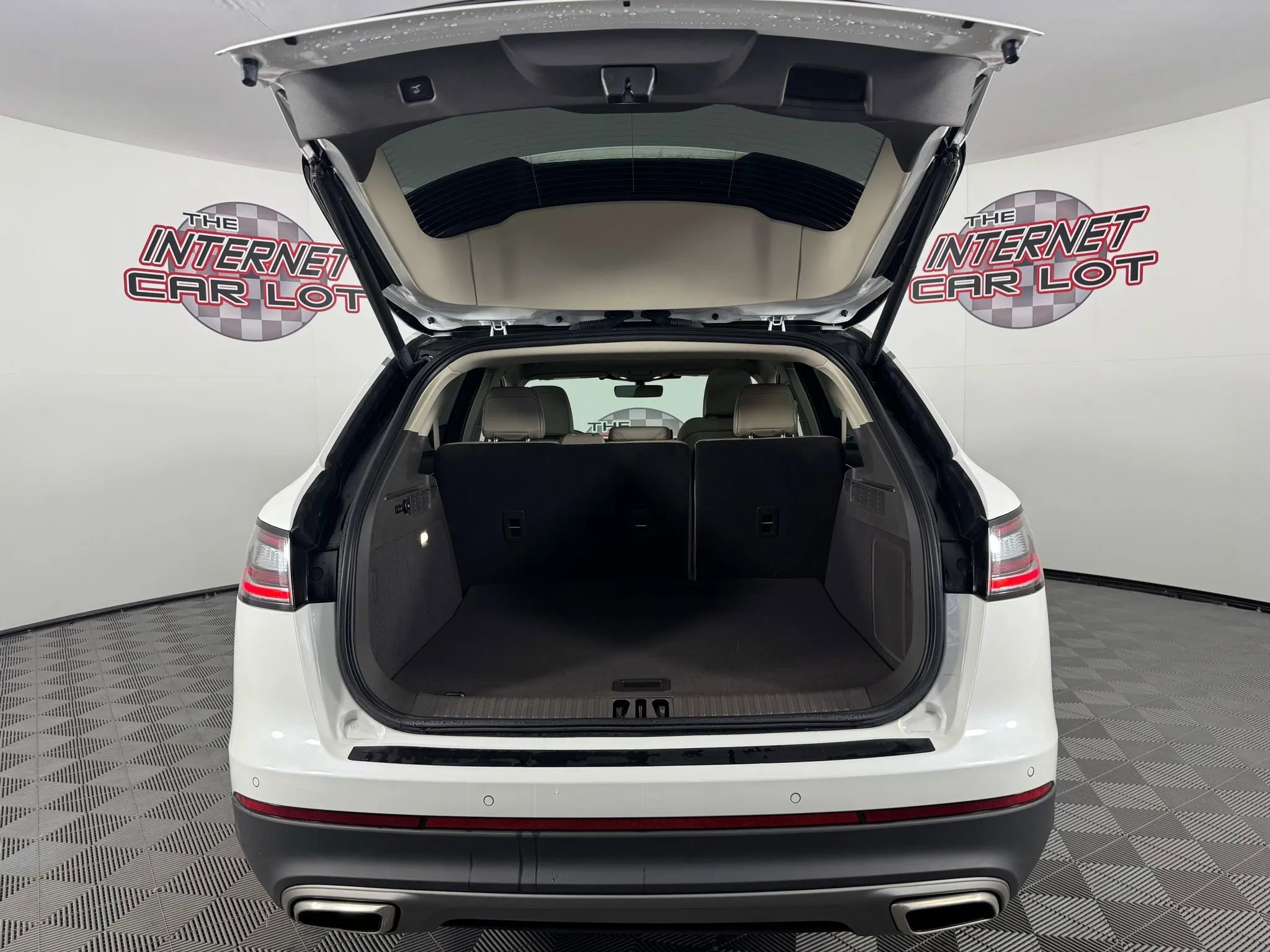 Used 2023 Lincoln Nautilus Reserve image 27