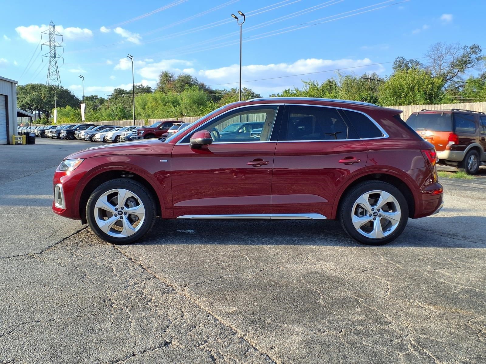 Used 2022 Audi Q5 2.0T Premium Plus w/ Premium Plus Package AWD/4WD image 8