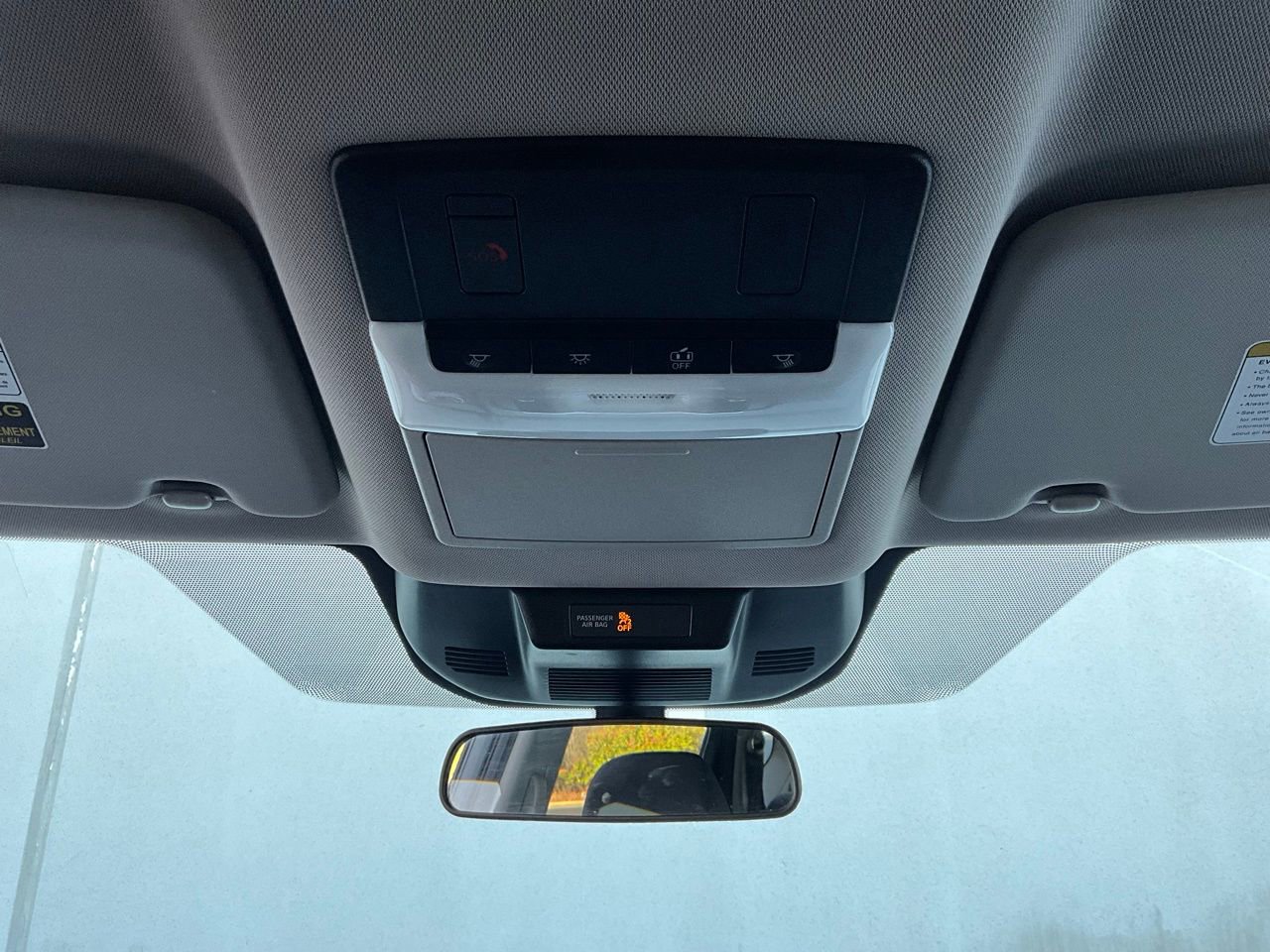 Used 2025 Nissan Rogue SV image 16