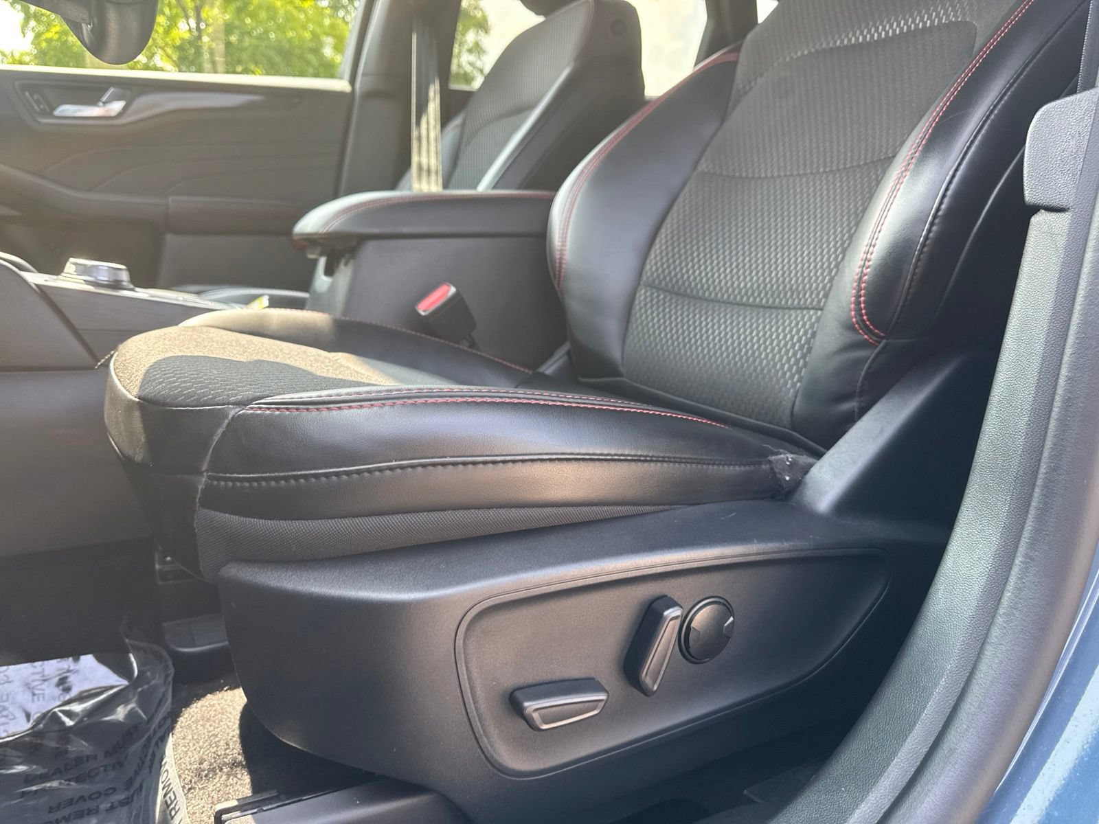 Used 2025 Ford Escape ST-Line FWD image 15
