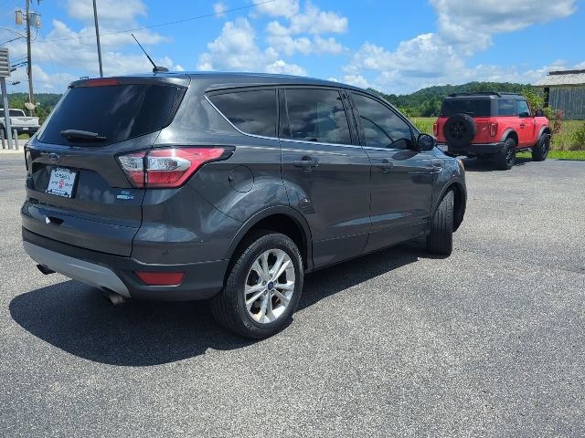 Used 2017 Ford Escape SE AWD/4WD image 29